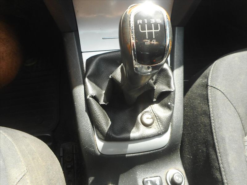 Škoda Octavia 1,6 TDi - fotka 14 z 32
