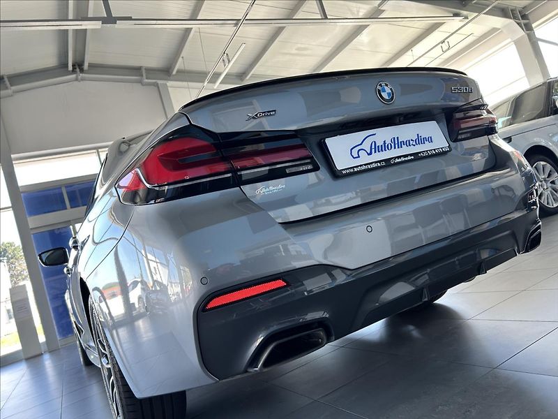 BMW Řada 5 3,0   530xD,210kW,ČR,M-SPORT,D - fotka 9 z 43