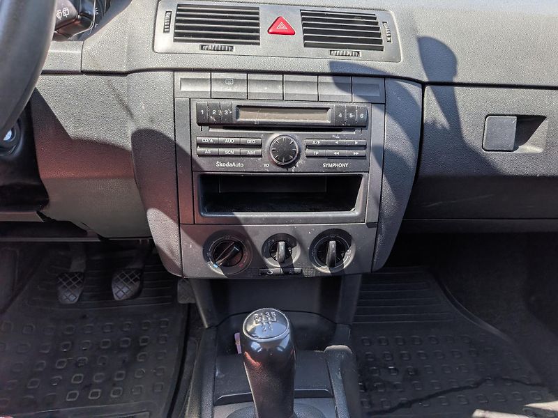 Škoda Fabia 47KW,STK 2/2027,KLIMATIZACE, - fotka 15 z 16
