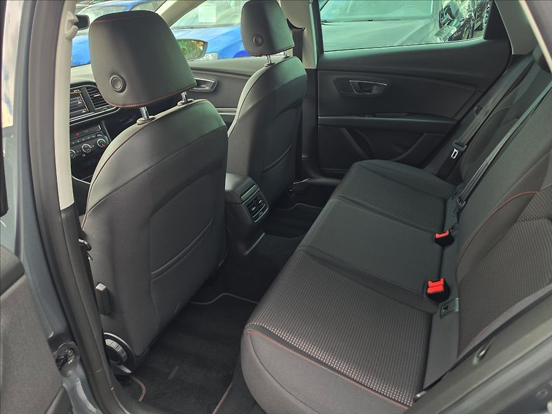 Seat Leon 1,4 TSi 92KW FR LED NAVI KŮŽE - fotka 29 z 49