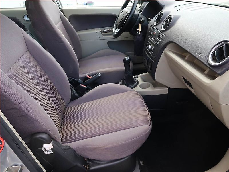 Ford Fusion (2008) 1.4, ČR,1.maj, po STK, Tažné - fotka 9 z 15