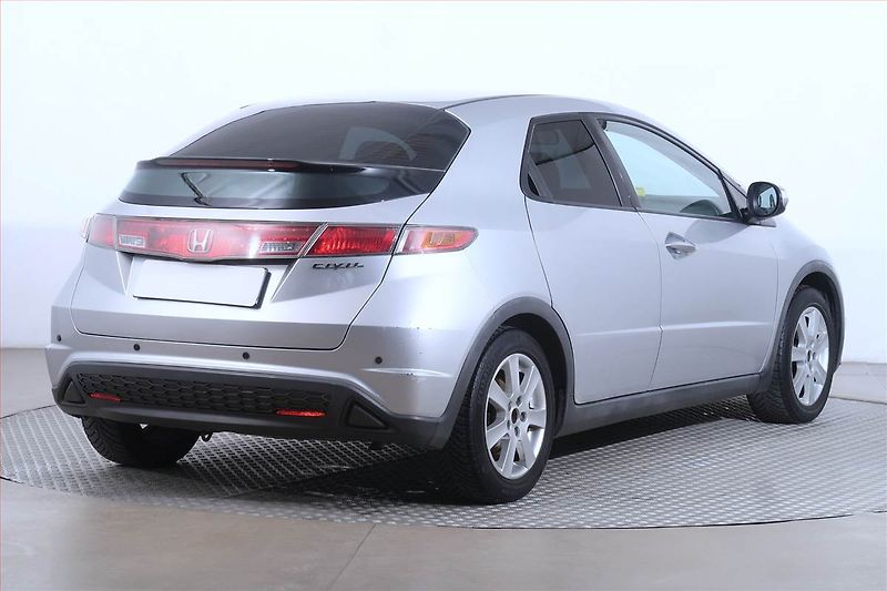 Honda Civic (2007) 1.4 i-DSI, po STK, CZ doklady - fotka 5 z 14