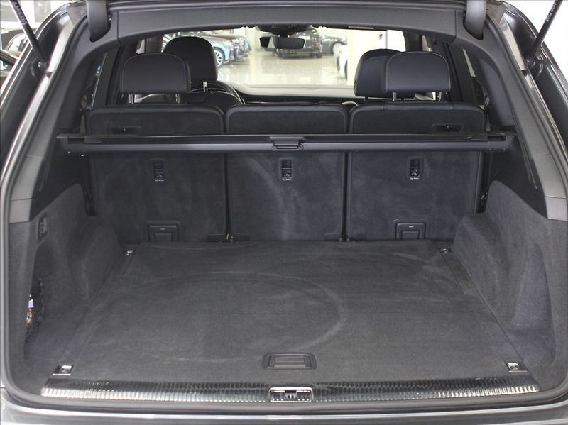 Audi Q7 3,0 50TDi S-Line 63tkm. ČR - fotka 28 z 32