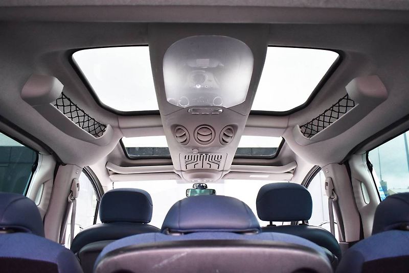 Citroën Berlingo 1,6 16V MULT,1.M,SERVIS,TOP! - fotka 11 z 18