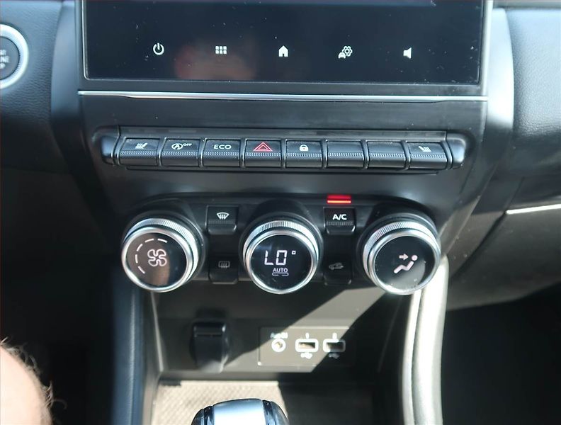 Renault Captur (2020) 1.3 TCe, Automat, Serv.kniha - fotka 19 z 19