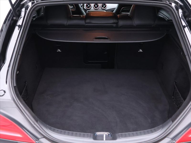 Mercedes-Benz CLA 2,0 250 160kW 4M AMG Sport SB - fotka 10 z 39