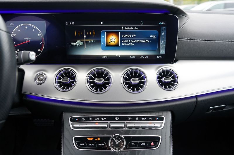 Mercedes-Benz Třídy E E 450 AMG 4Matic+, 370PS - fotka 29 z 43