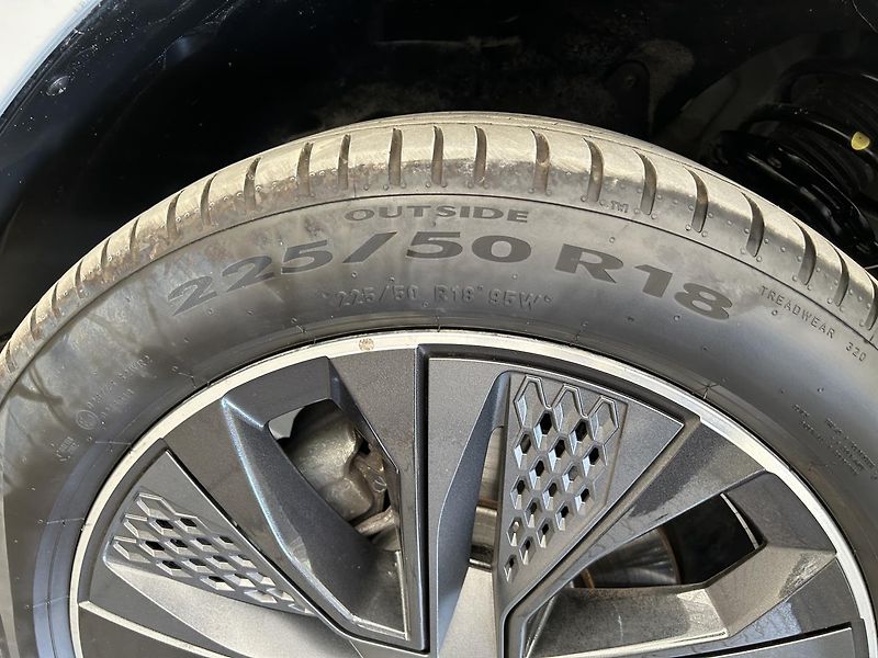 Škoda Karoq 2.0 TDI 4x4 SportLine - fotka 28 z 28