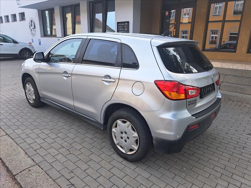Mitsubishi ASX 1,8 Di-D  4x4 - fotka 7 z 50