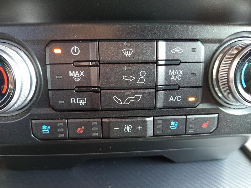 Ford F-150 Lariat FX4, u majitele - fotka 18 z 21