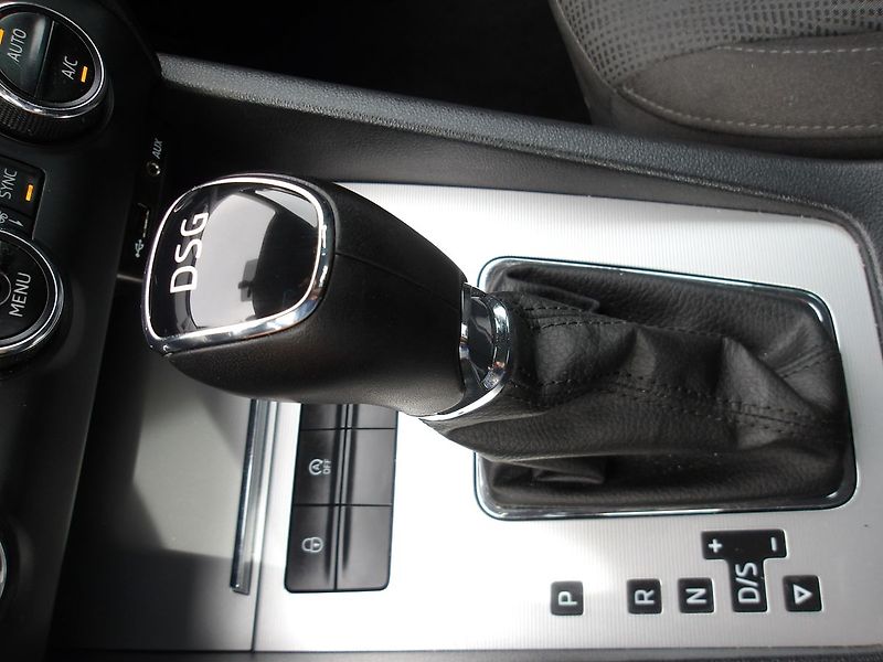 Škoda Octavia 1,6TDi 81kW DSG ! ČR !  KRASAV - fotka 30 z 33