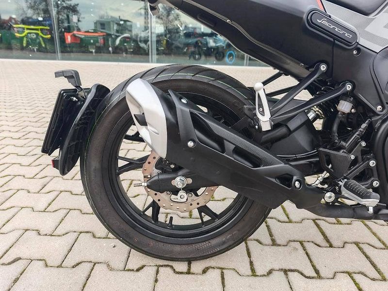 Benelli Leoncino 125 (2024) - fotka 17 z 20