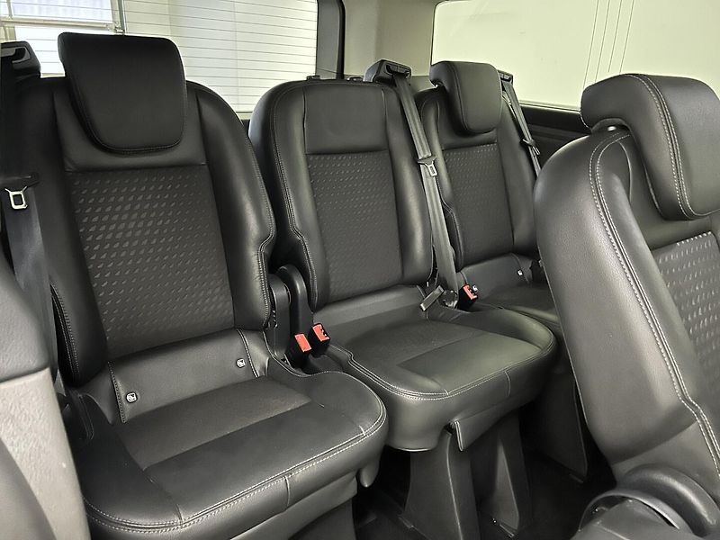 Ford Tourneo Custom 2.0 TDCI - fotka 20 z 27