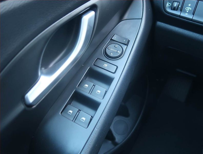 Hyundai i30 (2017) 1.0 T-GDI, Serv.kniha - fotka 14 z 14