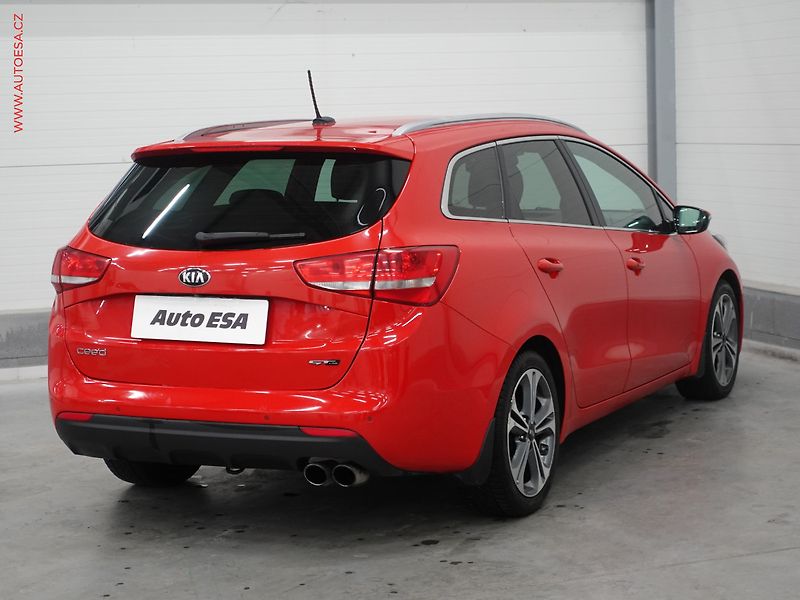 Kia Ceed (2016) 1.6 CRDi, 1.maj,ČR, servis - fotka 4 z 22