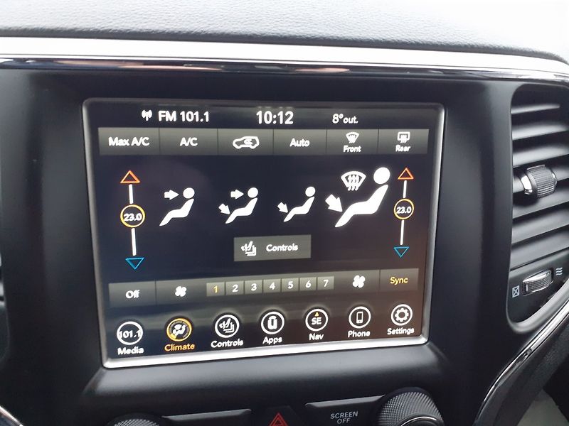 Jeep Grand Cherokee (2018) 3.6 L V6 4x4 - fotka 14 z 40