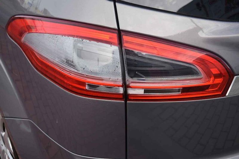 Jízdní vlastnosti vozu S-Max potěší každého nadšeného řidiče