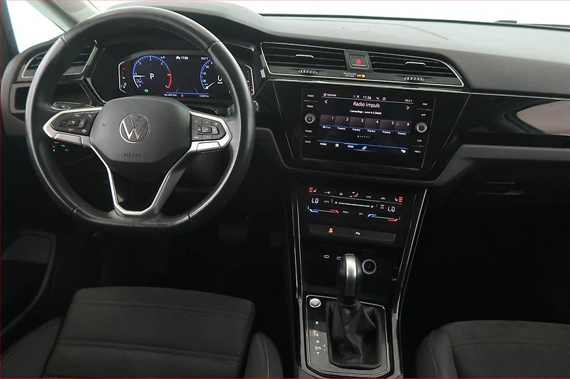 Volkswagen Touran (2023) 2.0 TDI - fotka 7 z 18