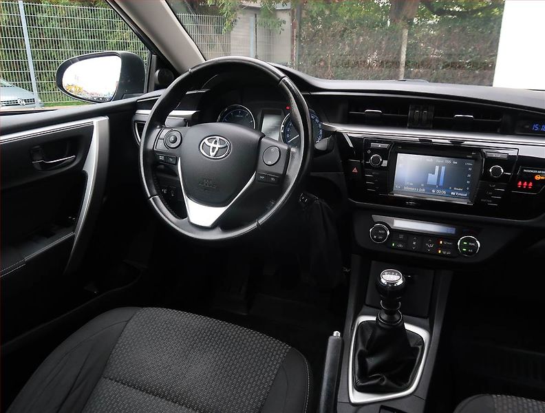 Toyota Corolla (2014) 1.6 Valvematic, Tempomat - fotka 7 z 17