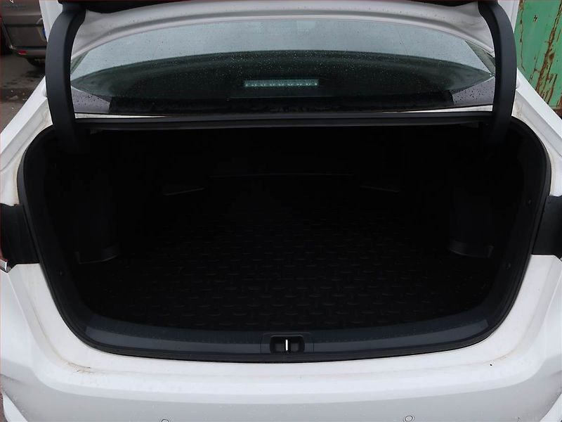 Toyota Corolla (2024) Comfort 1.5 VVT-i - fotka 14 z 17
