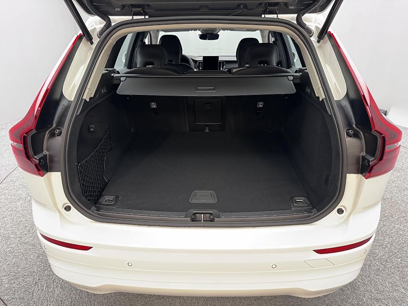 Volvo XC60 (2026)  B5 AWD AUT CORE - fotka 5 z 20