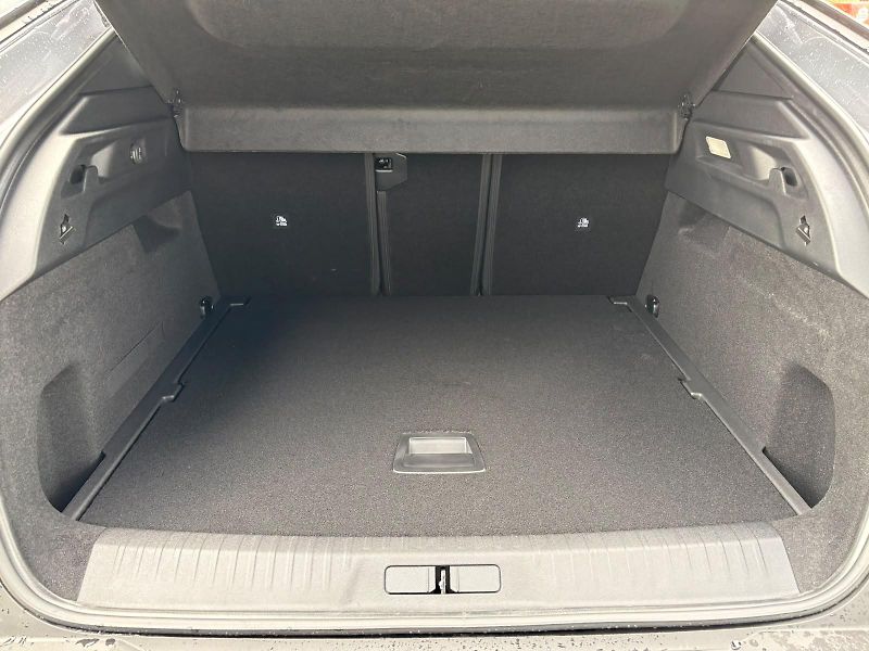 Peugeot 3008 (2026) BUSINESS Hybrid 145 e-DCS6 - fotka 8 z 27