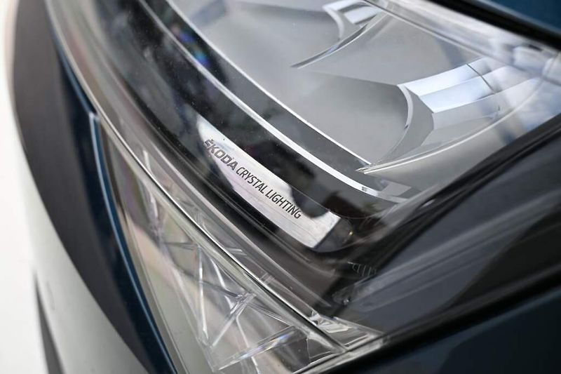 Škoda Superb (2022) 2.0 DSG LED ACC Virtual Tažné - fotka 29 z 37