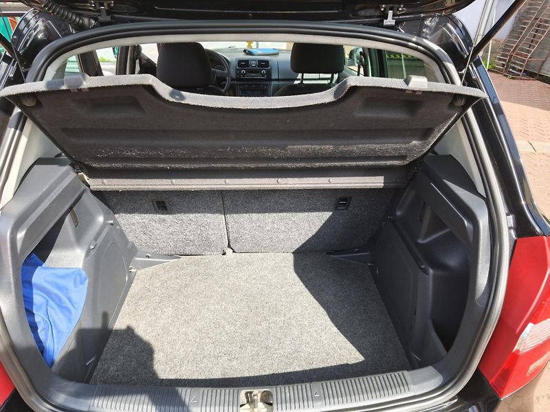 Škoda Fabia (2011) II. 1,2 TSi 63kW - fotka 17 z 26