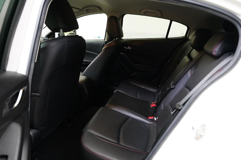 Mazda 3 - fotka 28 z 29