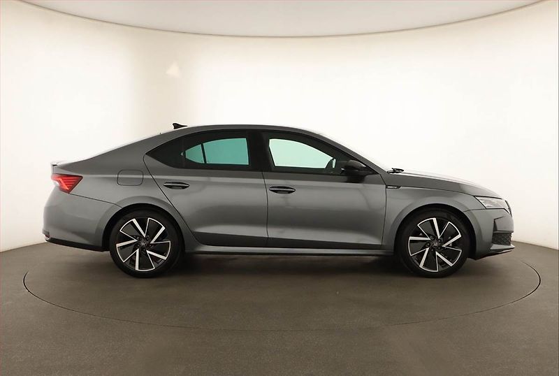 Škoda Octavia (2025) 2.0 TSI, Sportline, Automat - fotka 6 z 21