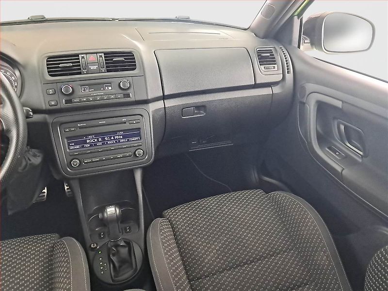 Škoda Fabia (2010) RS 1.4 TSI, Automat - fotka 8 z 16