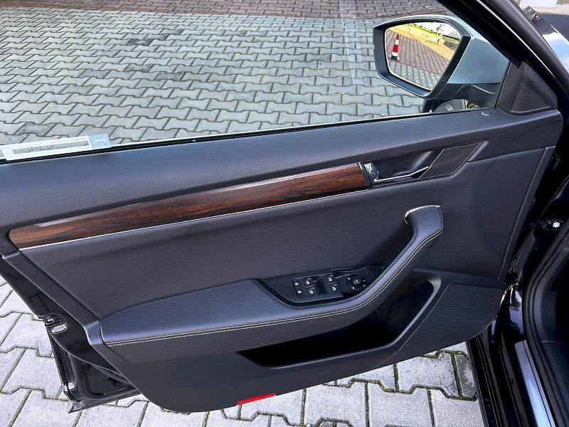 Škoda Superb (2021) Combi 2.0 TDI 147kW 4x4 DSG Sc - fotka 24 z 35