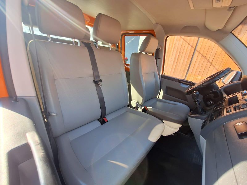Volkswagen Transporter (2011) T5 2,0TDi DOKA 6míst valník - fotka 16 z 18