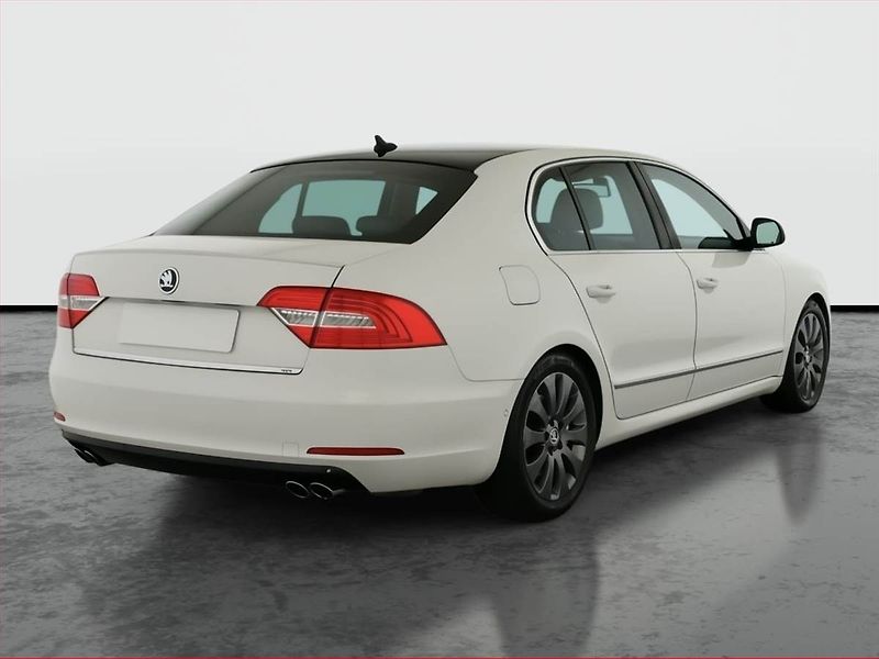 Škoda Superb (2014) Ambition Plus 3.6 FSI V6, 4X4 - fotka 5 z 18