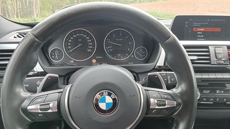 BMW Řada 3 320d MPaket 2,0D B47 Automat - fotka 14 z 20