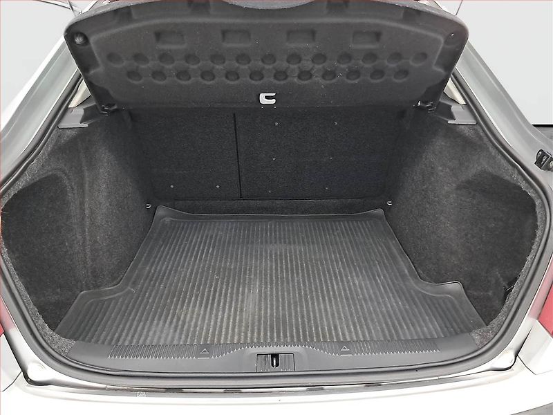 Škoda Octavia (2008) 1.8 TSI, po STK, rezervace - fotka 13 z 13