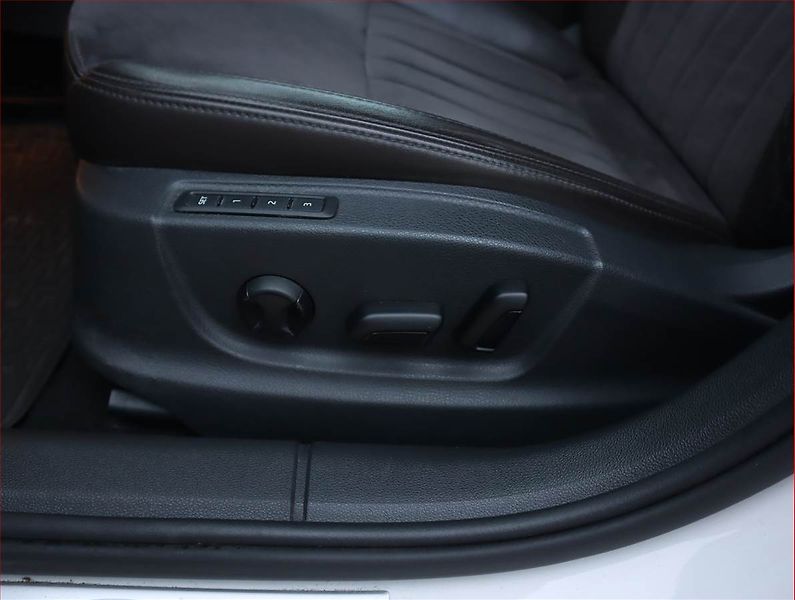 Škoda Octavia (2017) Laurin&Klement 2.0 TDI, 4X4 - fotka 20 z 22
