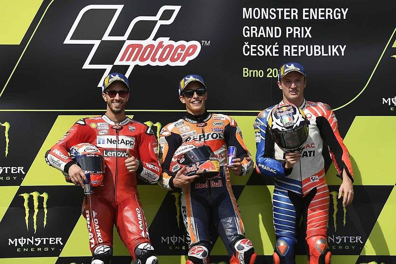 Motocyklová legenda Valentino Rossi při závodě na Masarykově okruhu v roce 2019.