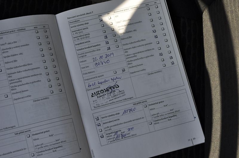 Volkswagen Golf VI 1.6TDi 66kW Trendline - fotka 15 z 17
