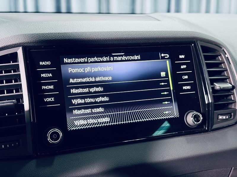 Škoda Karoq (2025) 1.5TSI*SPORT*360*5.LET.ZÁR - fotka 29 z 42