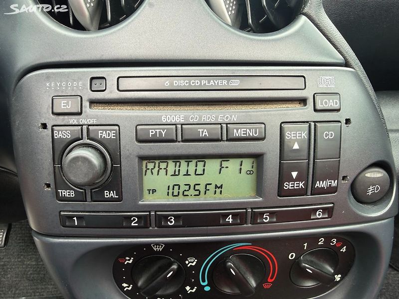 Ford Streetka 1.6i - fotka 15 z 19