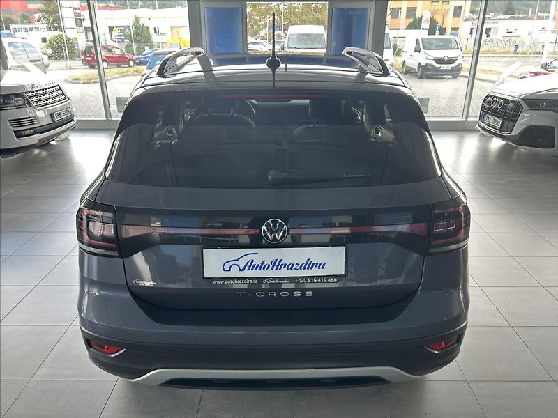 Volkswagen T-Cross 1,0   TSI,LIFE,2.MAJITEL - fotka 5 z 29