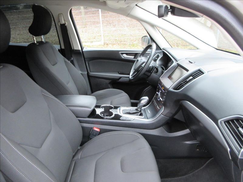 Ford S-MAX 2,0 TDCi 132Kw, 4x4, 7míst, No - fotka 13 z 34