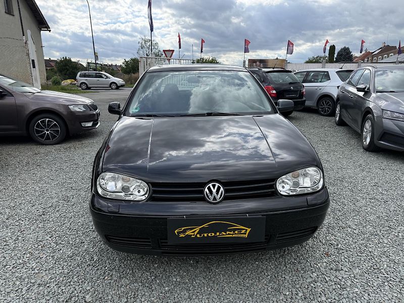 Volkswagen Golf 1.6i - fotka 2 z 13