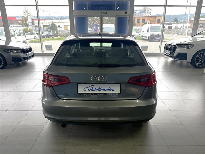 Audi A3 1,2   TFSI 81kW,ATTRACTION - fotka 5 z 21