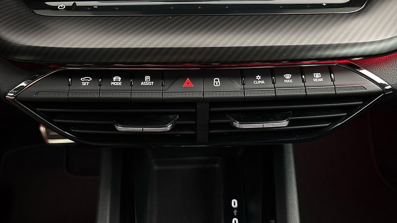 Škoda Octavia 2.0 TSI DSG RS Combi - fotka 13 z 26