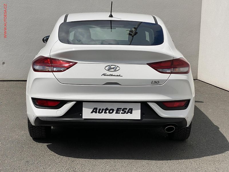 Hyundai i30 (2018) 1.0 TGDi, ČR, AC, tempo - fotka 5 z 18