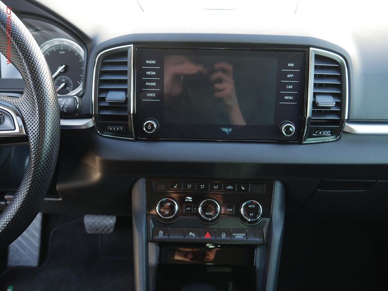 Škoda Karoq (2019) 1.5 TSi, DSG, LED, navi - fotka 11 z 19