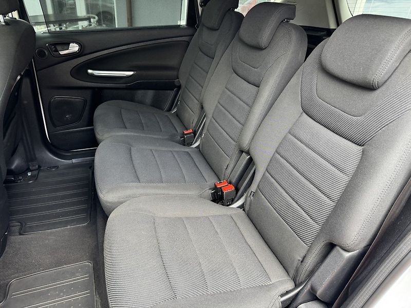 Ford S-MAX (2010) 2.0TDCi Digi Klima Tempomat - fotka 23 z 47