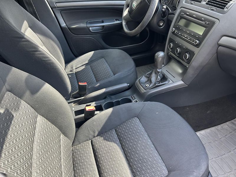 Škoda Octavia 2.0 TDI Champion Ambition Comb - fotka 12 z 30